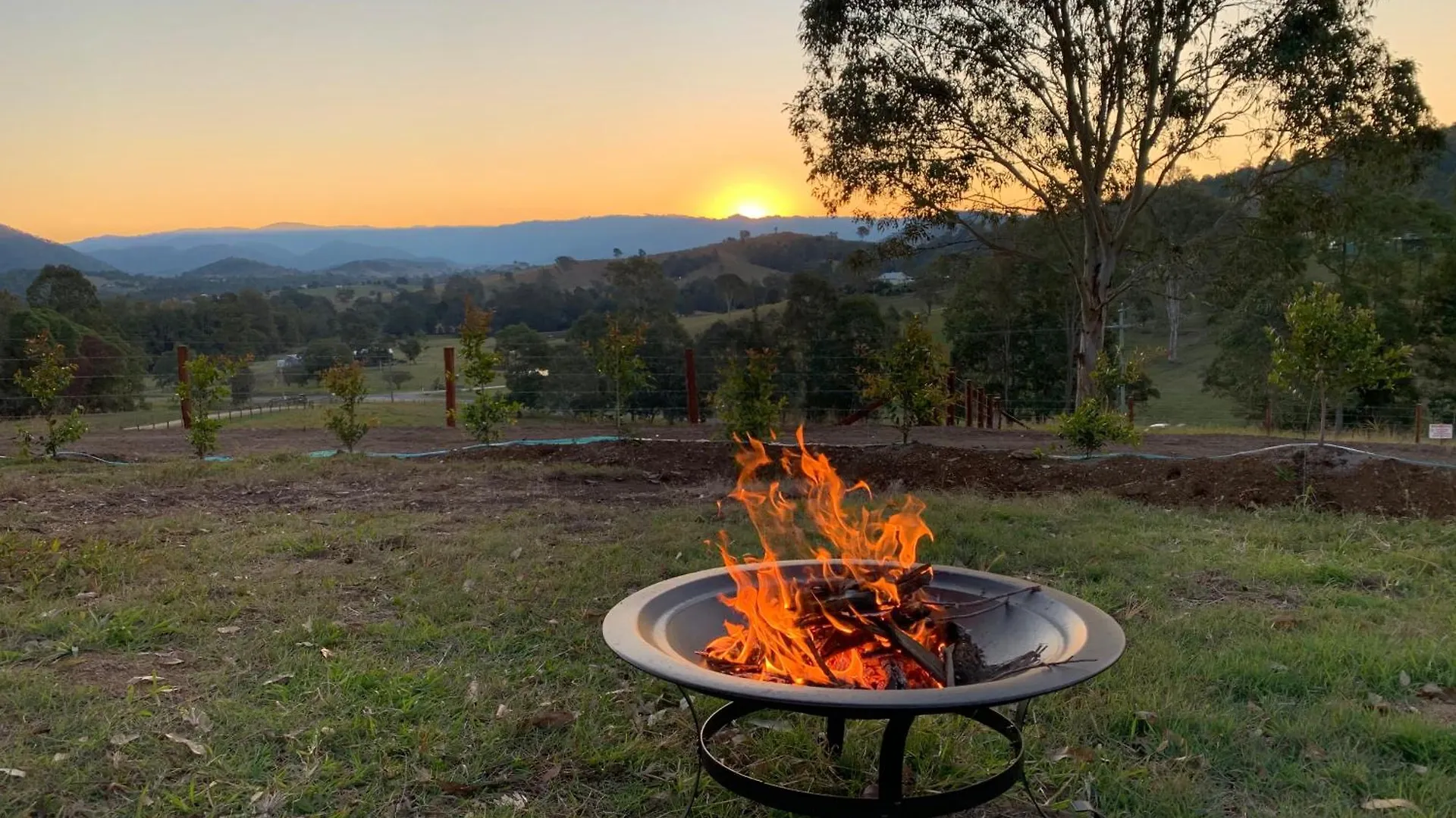 Villa Romance Awaits At Down At The Dale Studio Conondale Australia