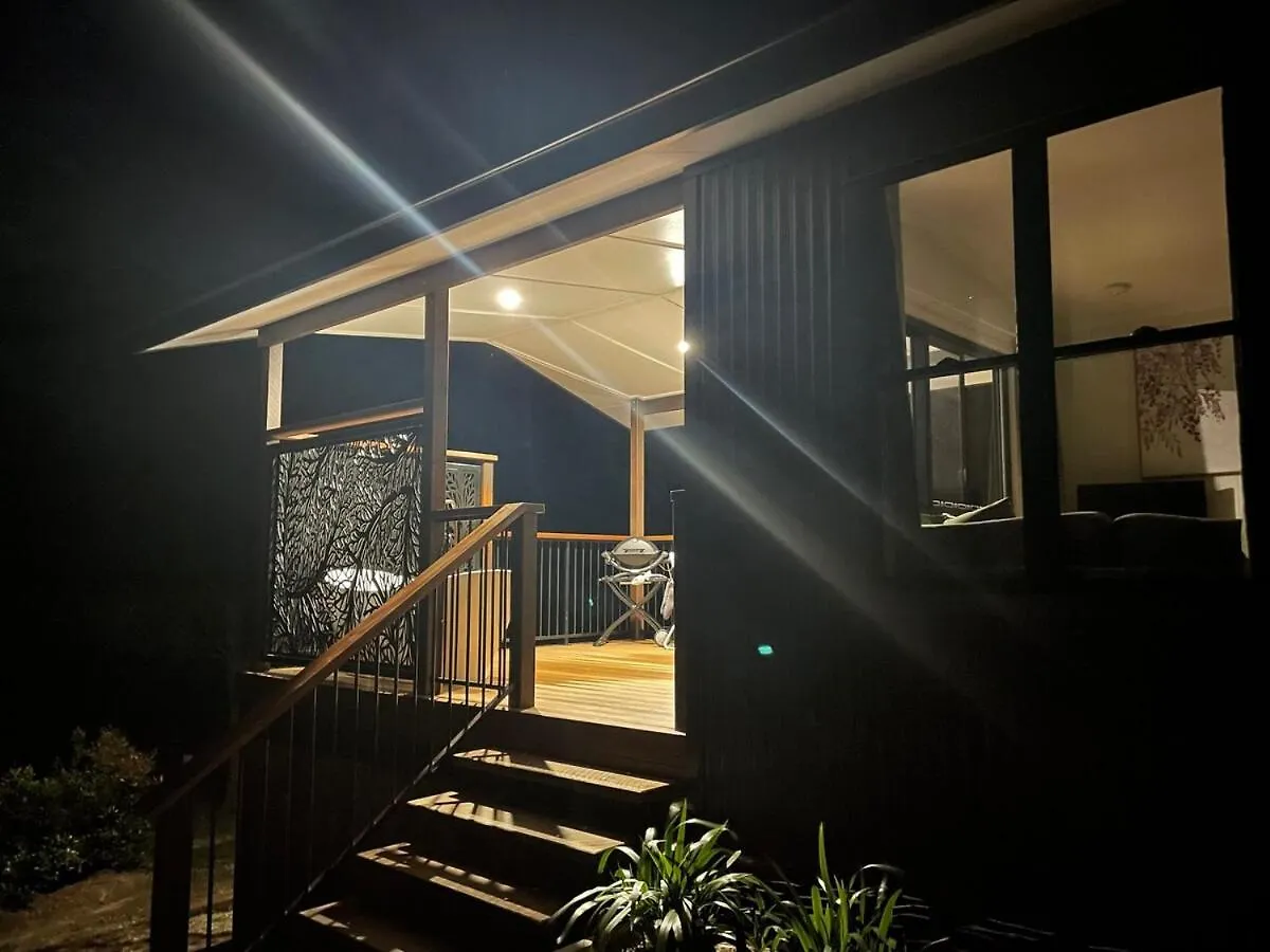 Villa Romance Awaits At Down At The Dale Studio Conondale